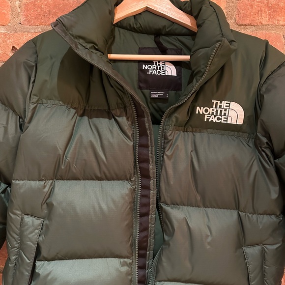 New puffer jacket Northface, porté 2 x seulement.(Modèle 700)Small. - Picture 3 of 5